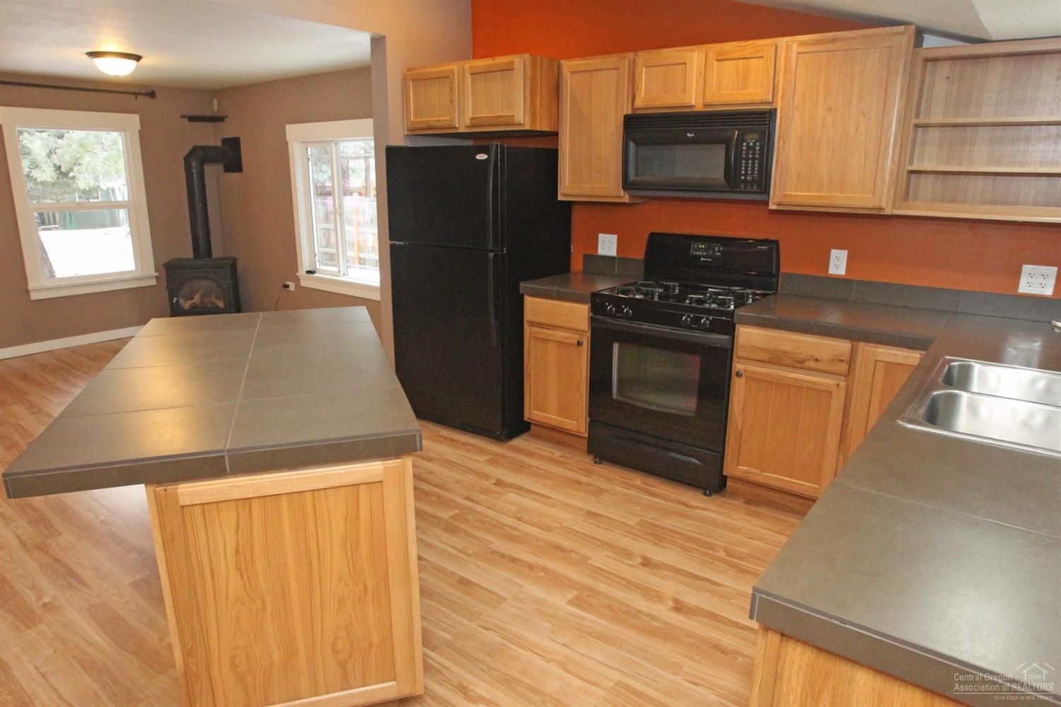 1075 Southwest Chamberlain Street Bend, OR 97702 - Photo 5 of 14 Additional Photo