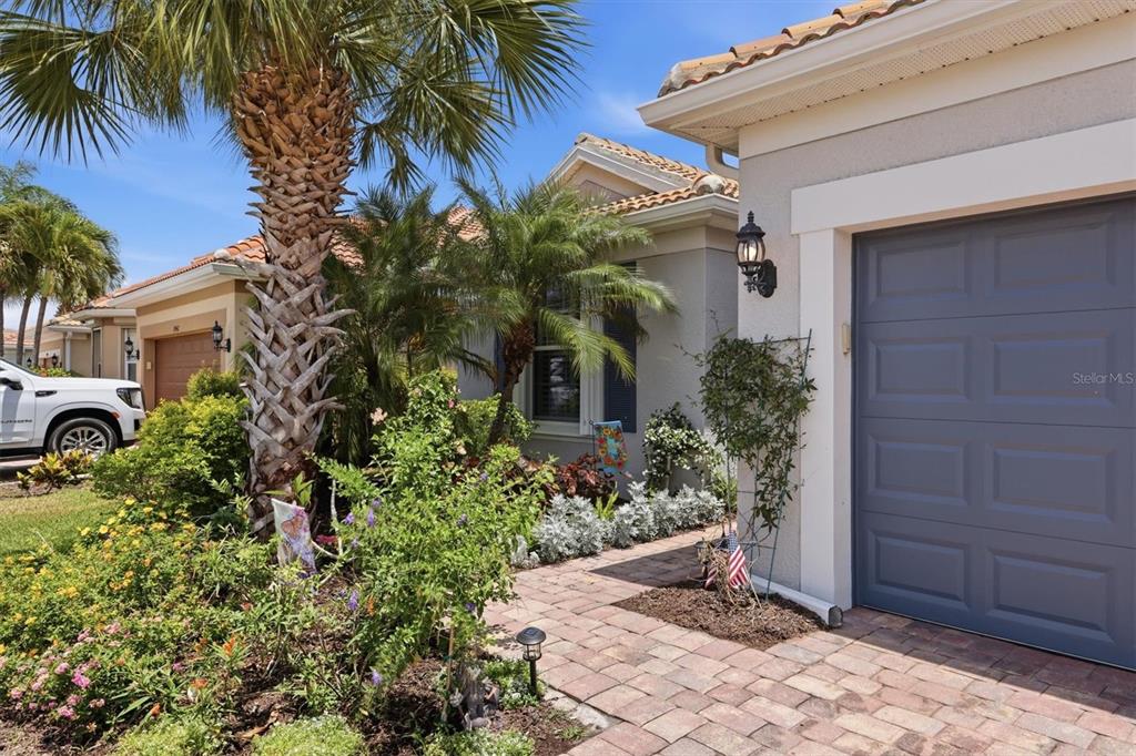 19454 Rizzuto Street Venice, FL 34293 - Photo 3 of 62