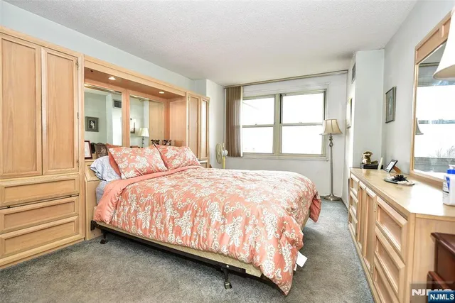 $220,000 | 555 North, Unit 8N, Fort Lee, NJ 07024