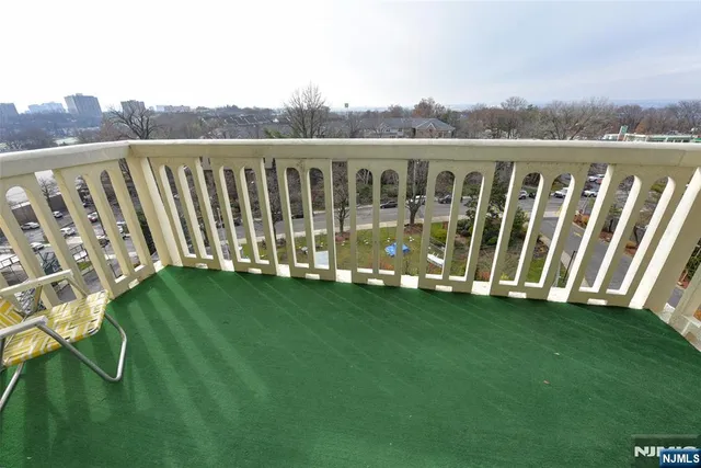 $220,000 | 555 North, Unit 8N, Fort Lee, NJ 07024