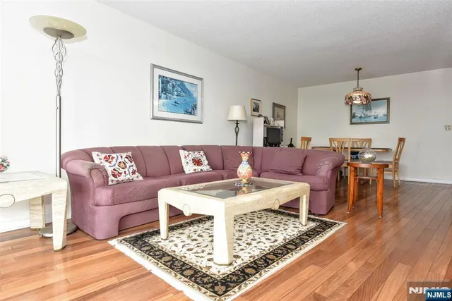 $220,000 | 555 North, Unit 8N, Fort Lee, NJ 07024