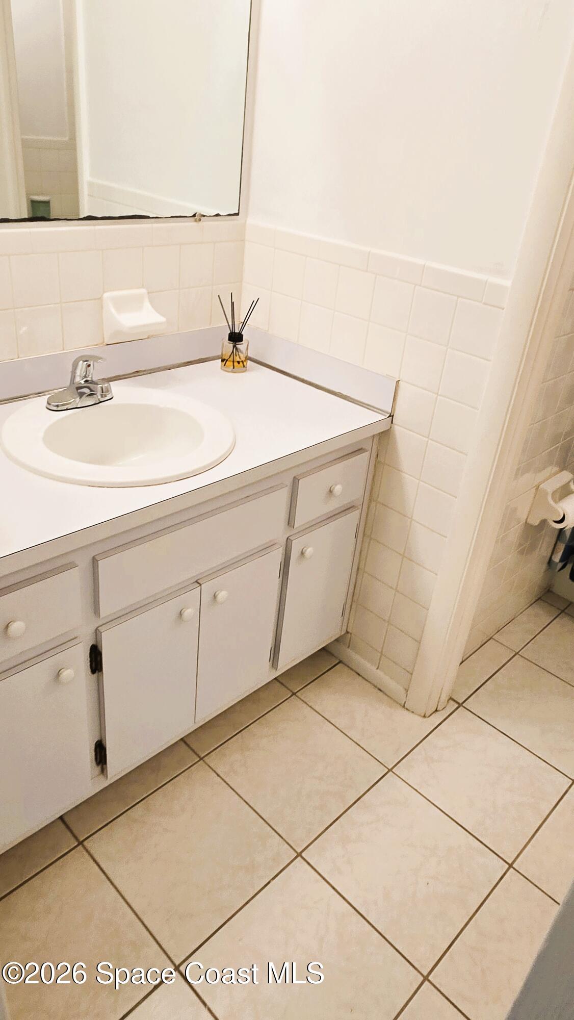 412 School Road, Unit 88 Indian Harbour Beach, FL 32937 - Photo 23 of 50 Main bath