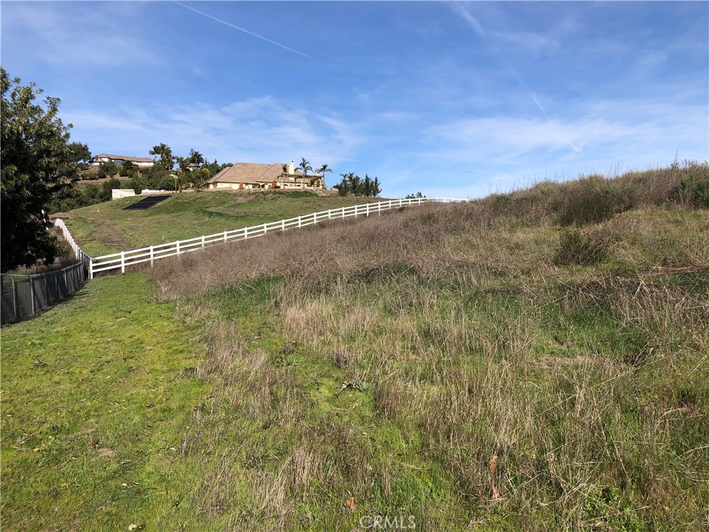 0 Cll Capistrano Temecula, CA 92590 - Photo 21 of 32 NWC Neighbor Fences
