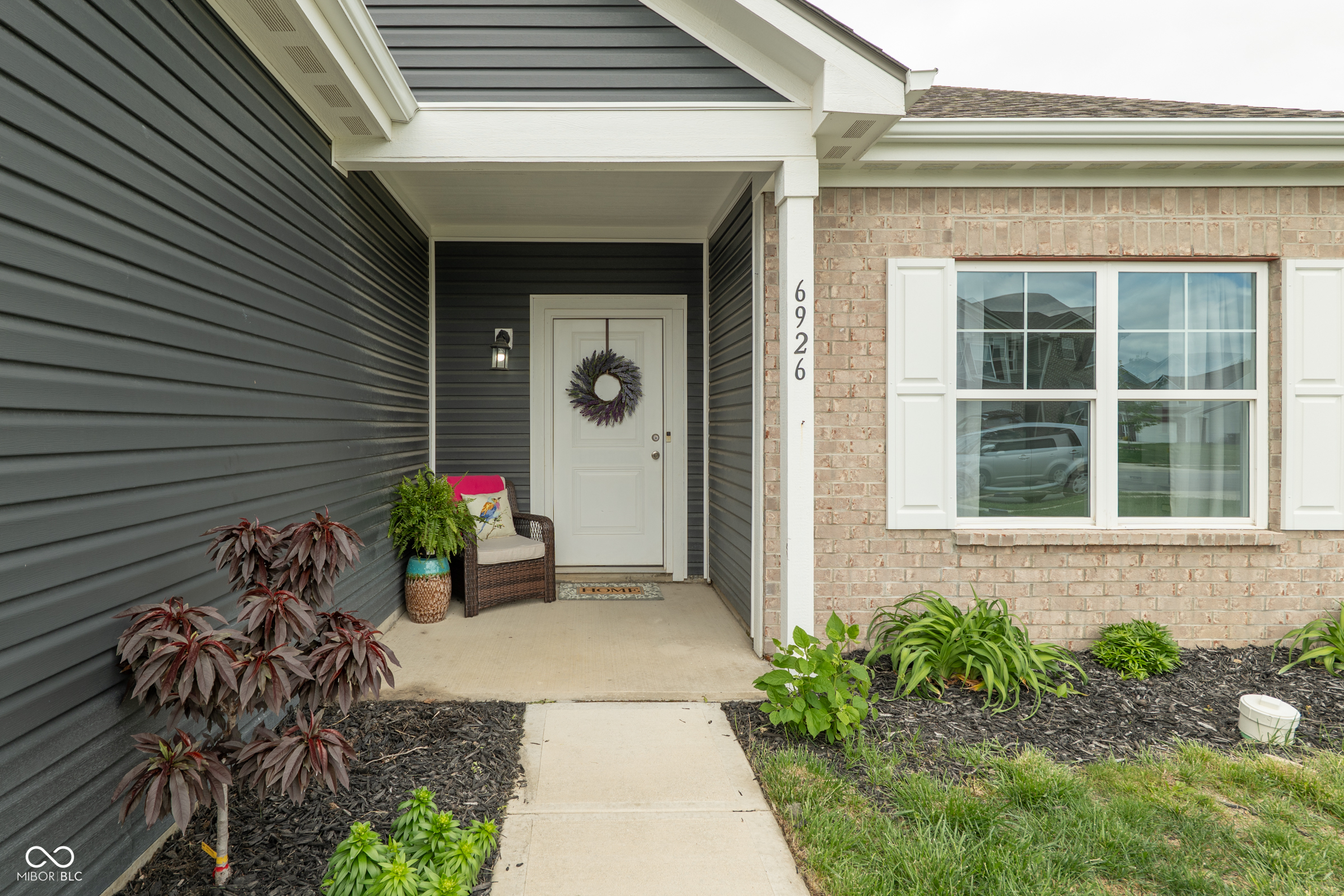 6926 Honeysuckle Way Pendleton, IN 46064 - Photo 2 of 28