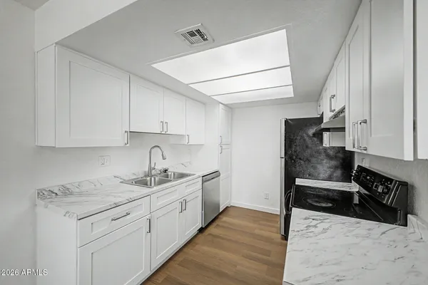 $149,900 | 3810 North Maryvale Parkway, Unit 1063, Phoenix, AZ 85031