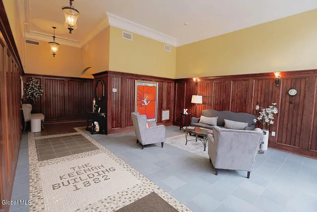 $2,228 | 256 Broadway, Unit 302, Troy, NY 12180