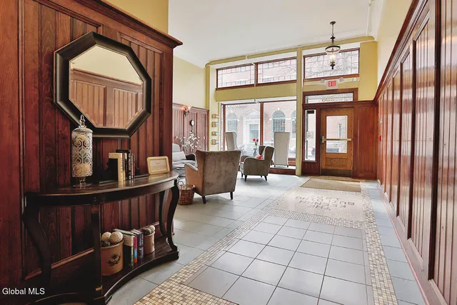 $2,228 | 256 Broadway, Unit 302, Troy, NY 12180