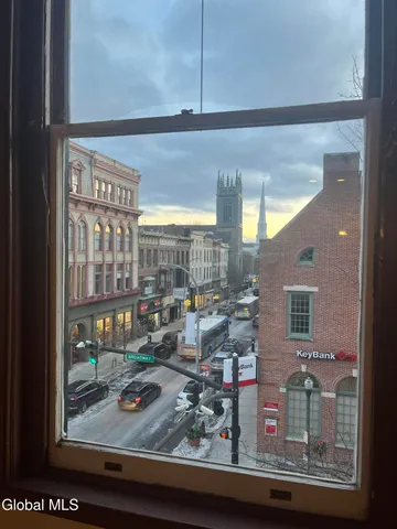 $2,228 | 256 Broadway, Unit 302, Troy, NY 12180