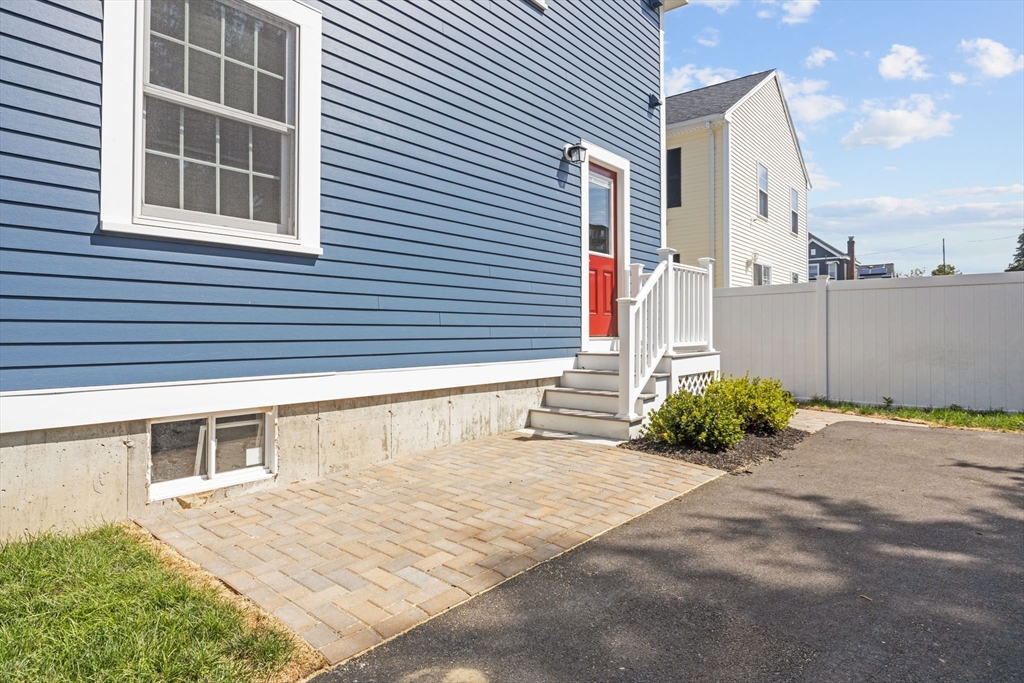9 Swan Street, Unit 3 Beverly, MA 01915 - Photo 26 of 36
