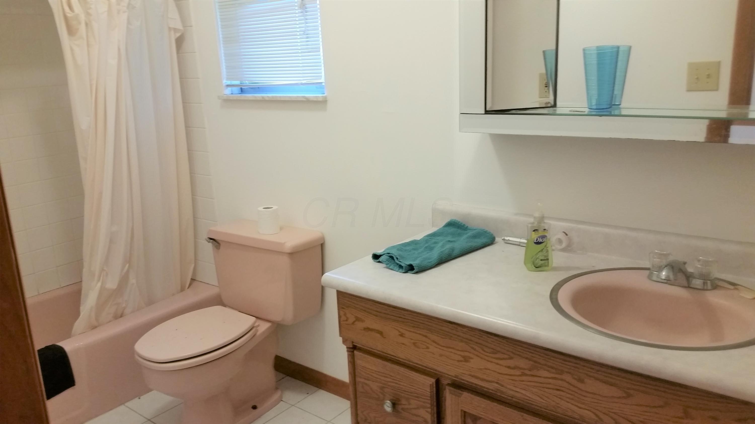 2511 Lindsay Road Columbus, OH 43207 - Photo 11 of 23