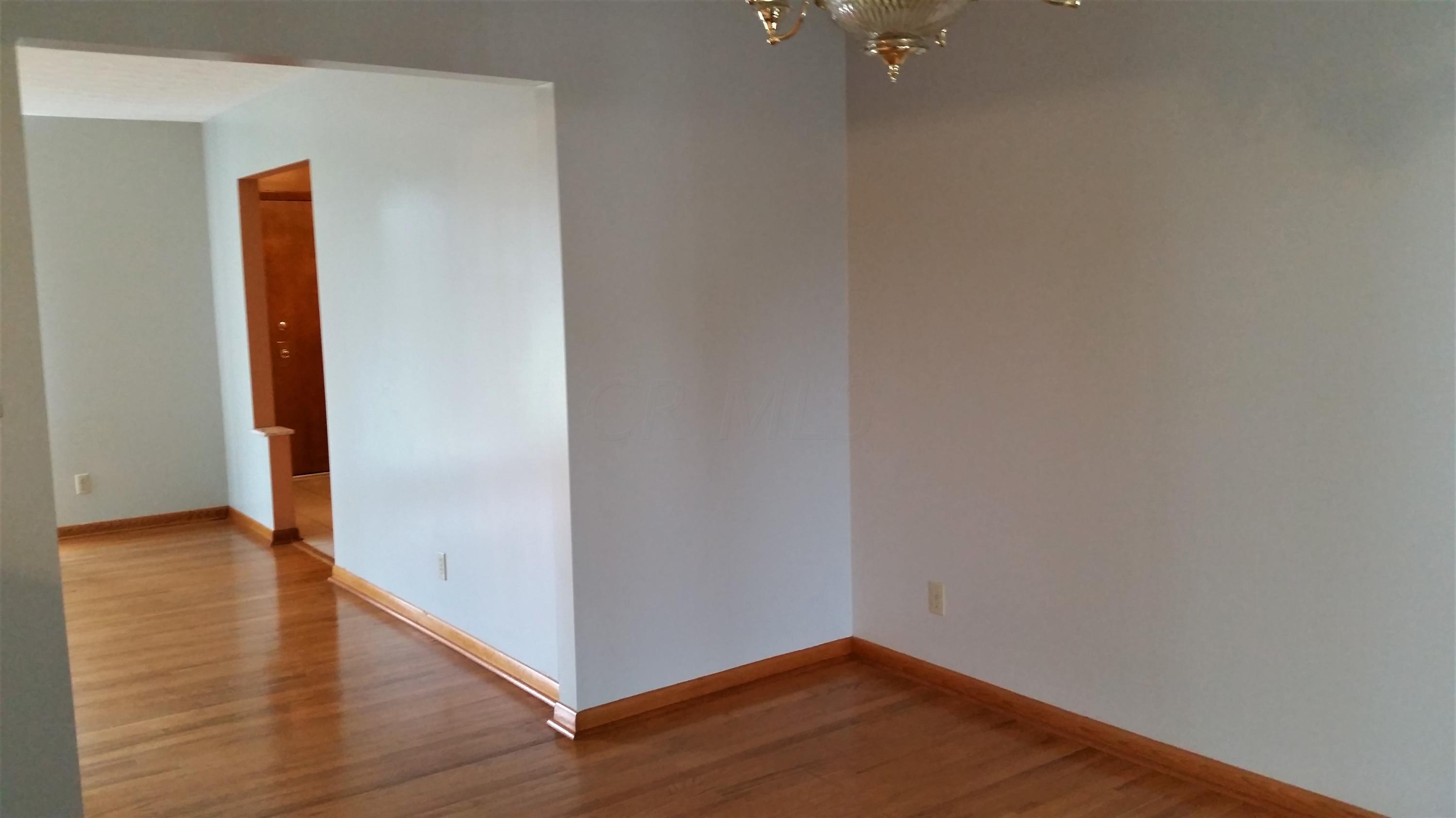 2511 Lindsay Road Columbus, OH 43207 - Photo 5 of 23