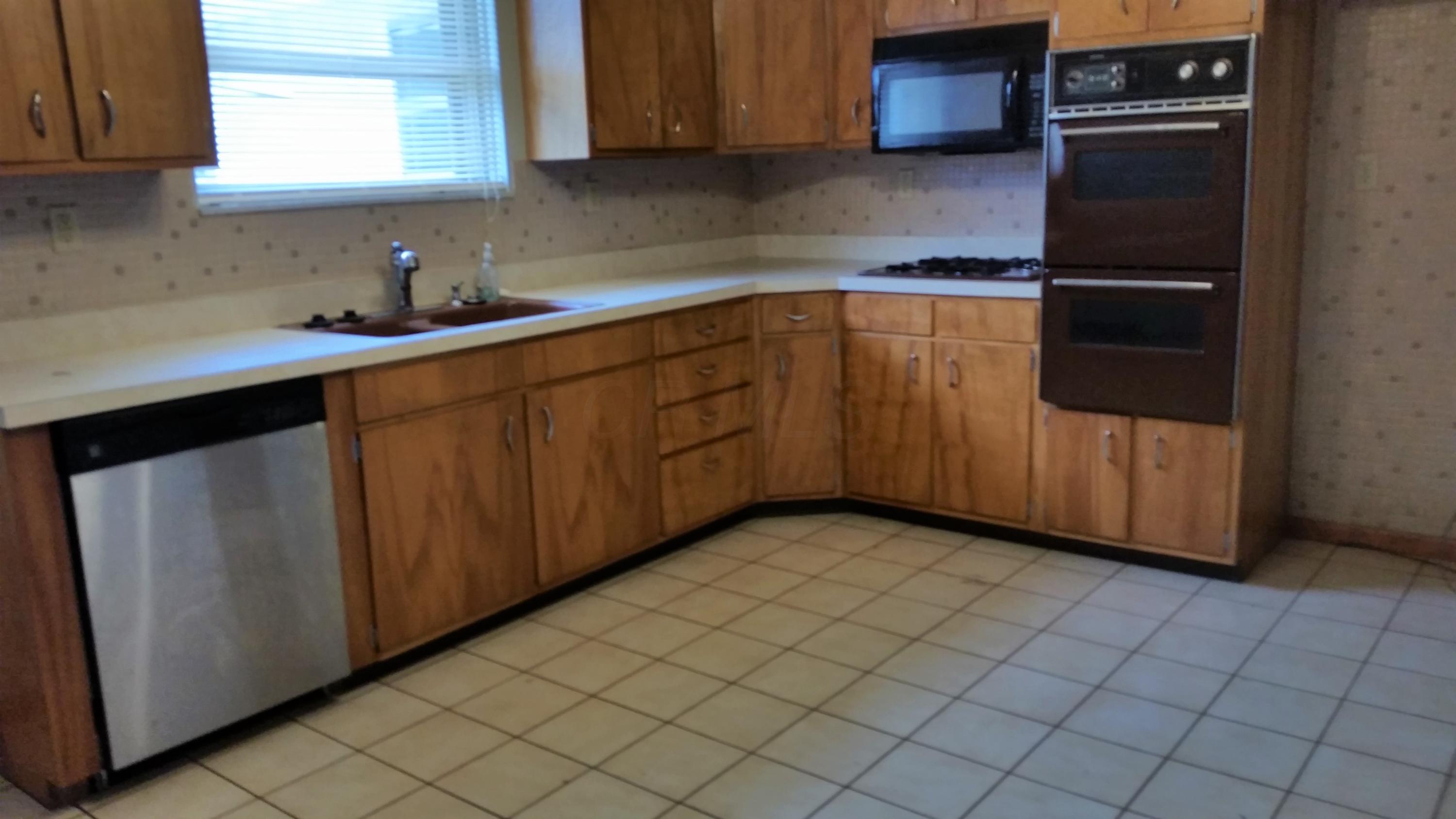 2511 Lindsay Road Columbus, OH 43207 - Photo 10 of 23