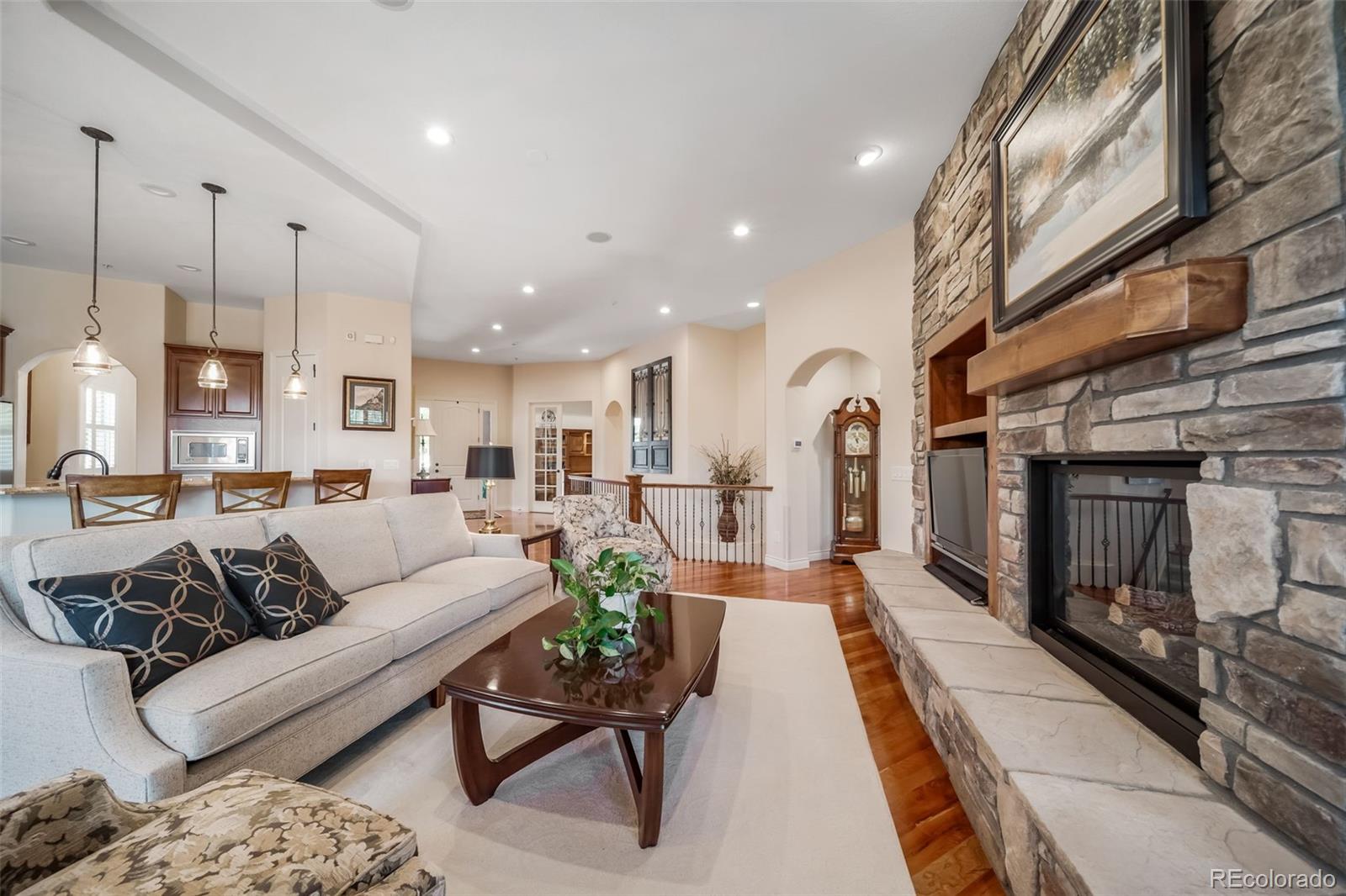 4316 Chateau Ridge Road Castle Rock, CO 80108 - Photo 10 of 39