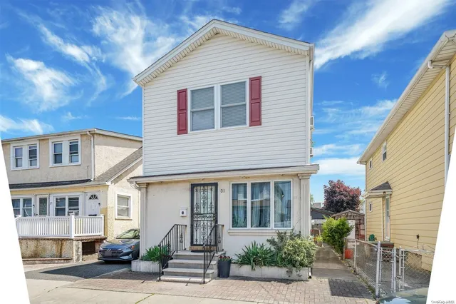 $549,999 | 31 Evans Avenue, Elmont, NY 11003