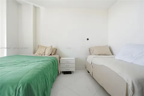 $669,000 | 1000 West Island Boulevard, Unit 2806, Aventura, FL 33160