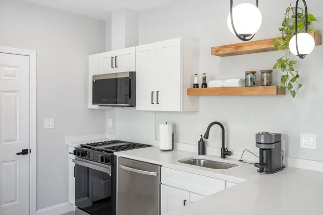 $2,800 | 35 Sagamore Avenue, Unit 1, Chelsea, MA 02150