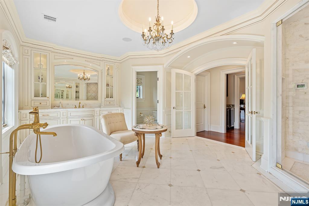 1 Sandstone Ridge Upper Saddle River, NJ 07458 - Photo 31 of 48
