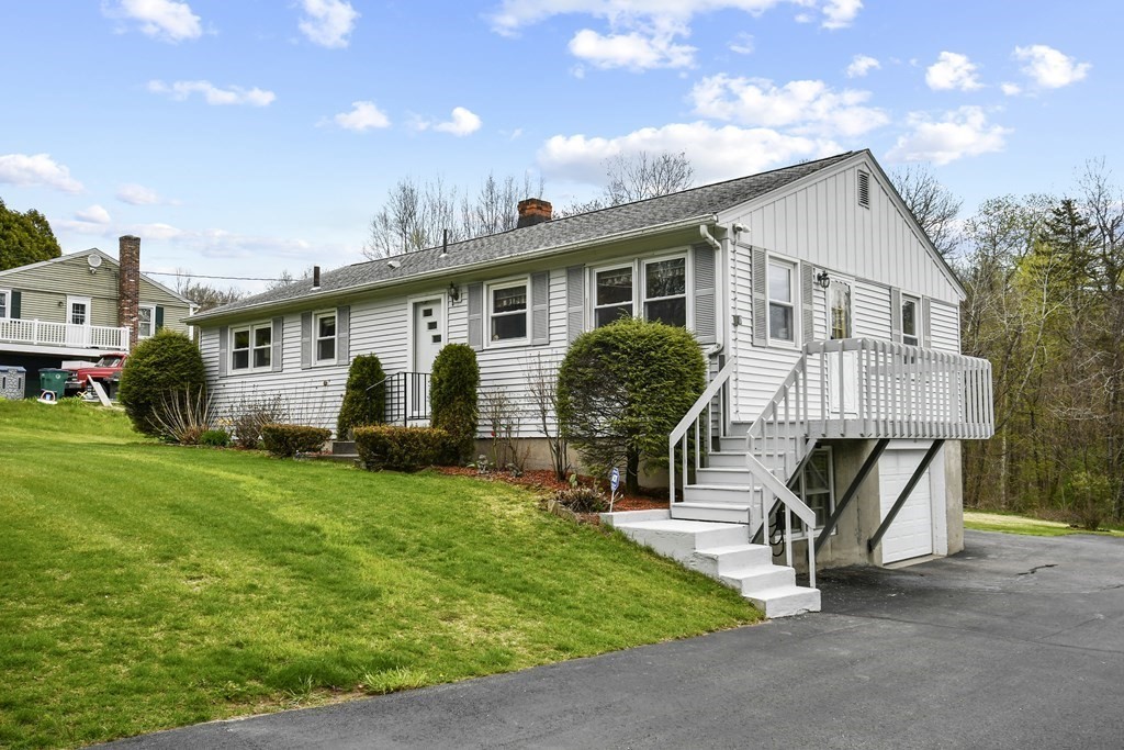 255 Richardson Road Fitchburg, MA 01420 - Photo 2 of 25 Gallery Image 2