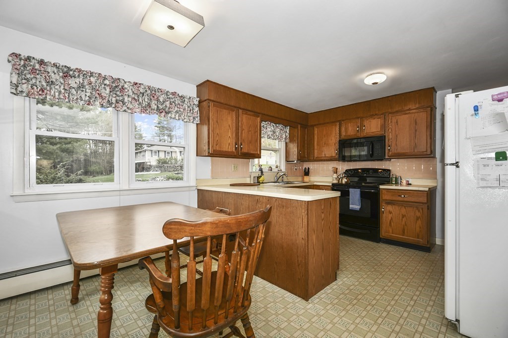 255 Richardson Road Fitchburg, MA 01420 - Photo 5 of 25 Gallery Image 5