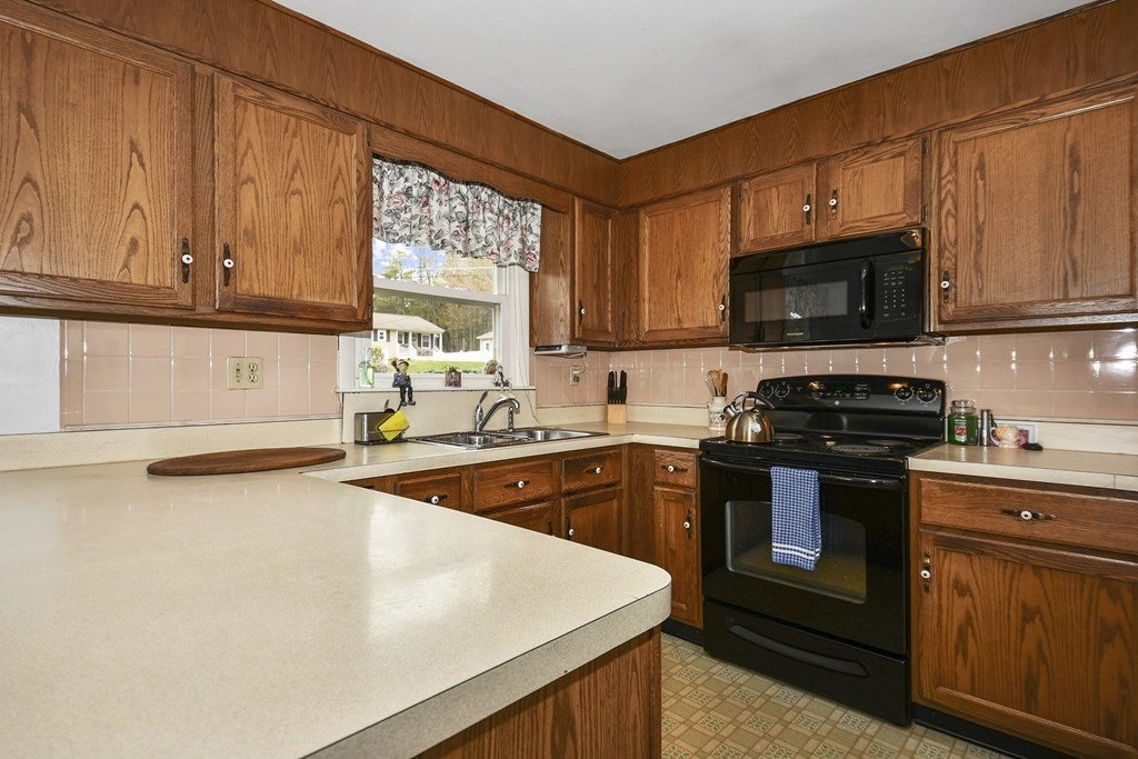 255 Richardson Road Fitchburg, MA 01420 - Photo 6 of 25 Gallery Image 6