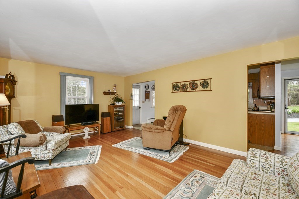 255 Richardson Road Fitchburg, MA 01420 - Photo 9 of 25 Gallery Image 9