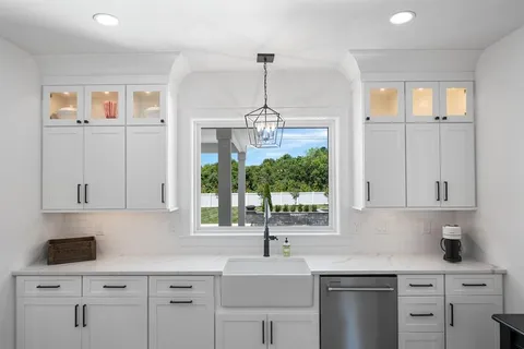 $1,995,000 | 8 Hoppy's Lane, Cape May Court House, NJ 08210