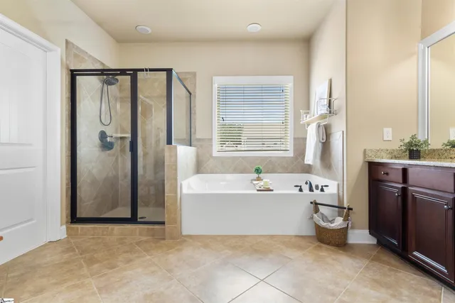 $800,000 | 239 Ivy Woods Court, Fountain Inn, SC 29644