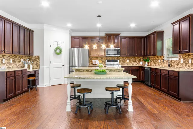 $800,000 | 239 Ivy Woods Court, Fountain Inn, SC 29644