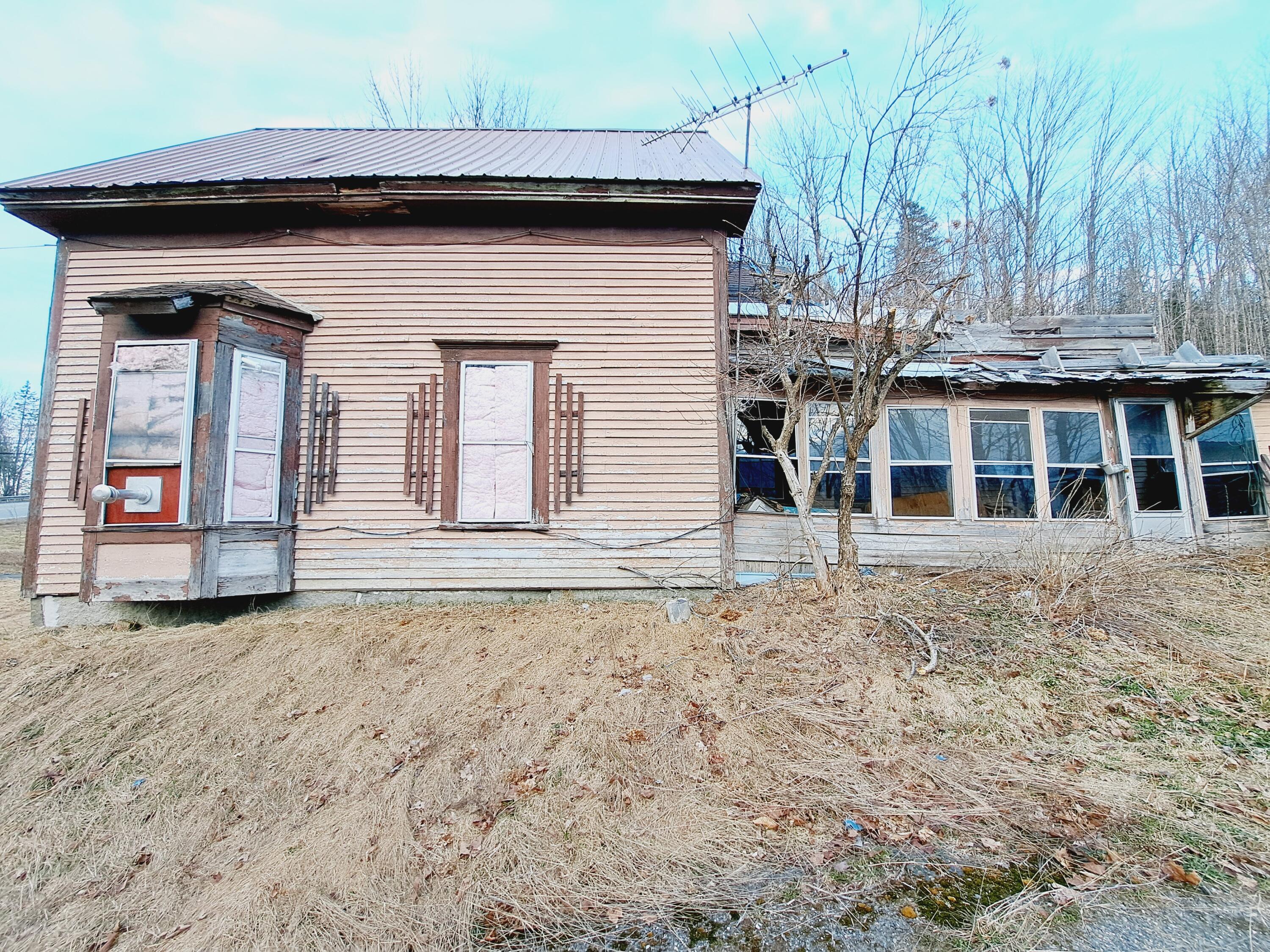1031 Main Street Springfield, ME 04487 - Photo 3 of 9 Side