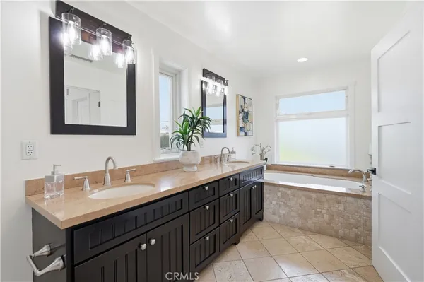 $3,175,000 | 1808 Manzanita Lane, Manhattan Beach, CA 90266