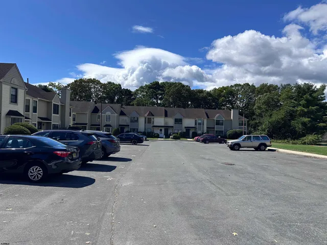 $2,300 | 39 Cambridge Townhouse Drive, Unit 39, Egg Harbor Township, NJ 08234