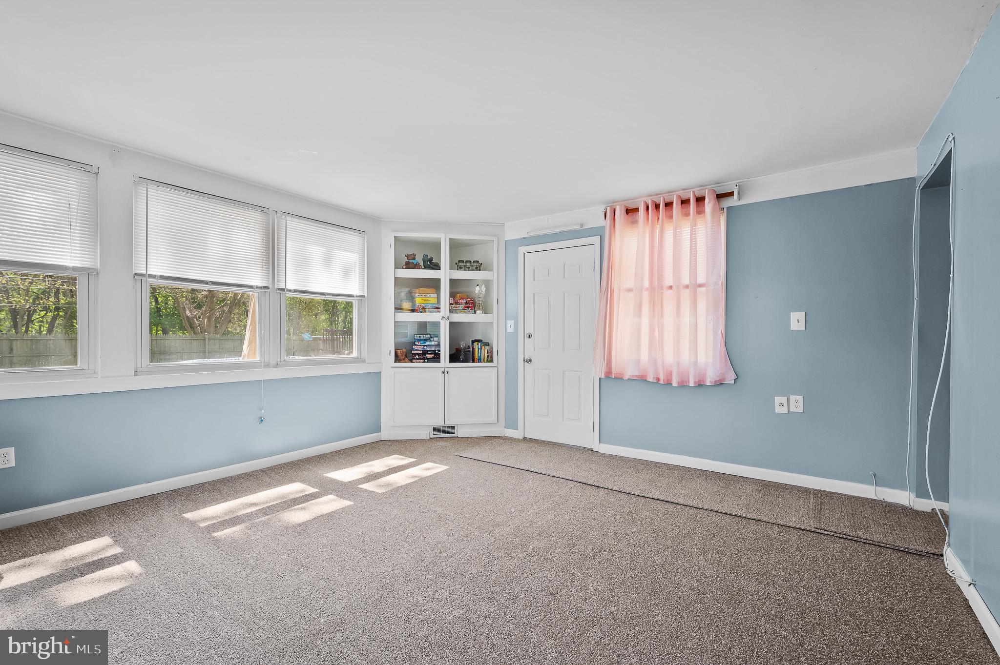 25 Anderson Road Newark, DE 19713 - Photo 14 of 24 Family Room with New Carpet