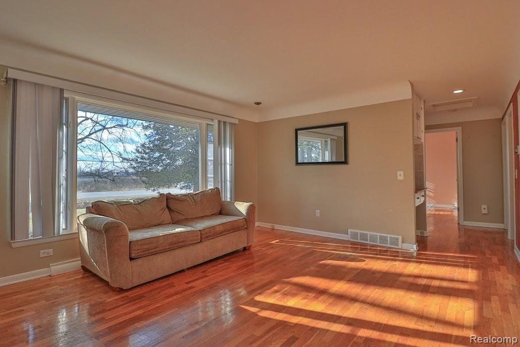 3037 South Morrish Road Swartz Creek, MI 48473 - Photo 12 of 28 LR d.jpg