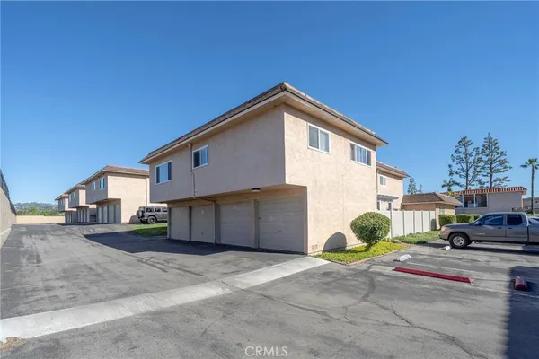 $569,000 | 955 Las Lomas Drive, Unit D, La Habra, CA 90631