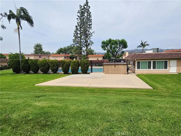 $569,000 | 955 Las Lomas Drive, Unit D, La Habra, CA 90631