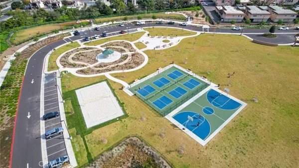 $569,000 | 955 Las Lomas Drive, Unit D, La Habra, CA 90631