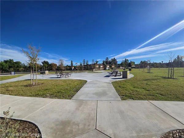 $569,000 | 955 Las Lomas Drive, Unit D, La Habra, CA 90631