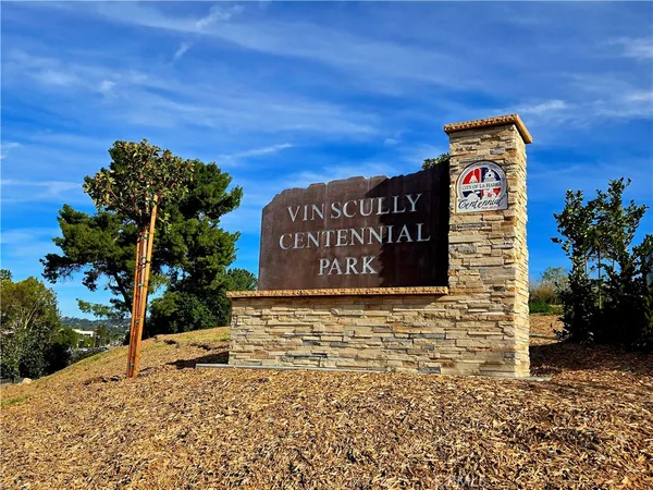 $569,000 | 955 Las Lomas Drive, Unit D, La Habra, CA 90631