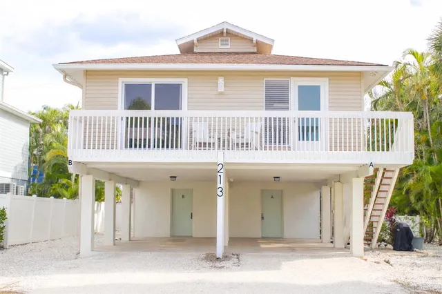 $1,650,000 | 213 71st Street, Unit A&B, Holmes Beach, FL 34217