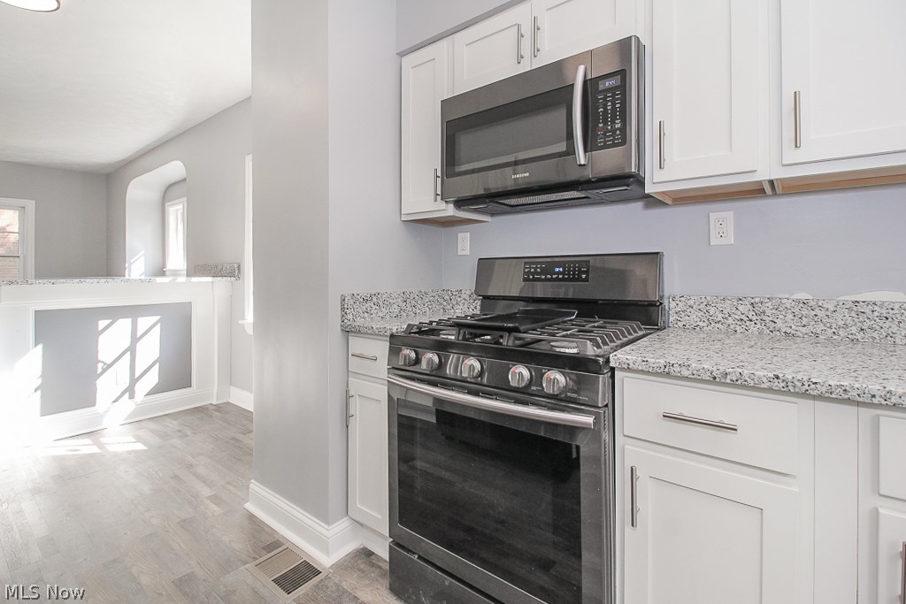 3123 Ludlow Road Cleveland, OH 44120 - Photo 4 of 34 Gallery Image 4
