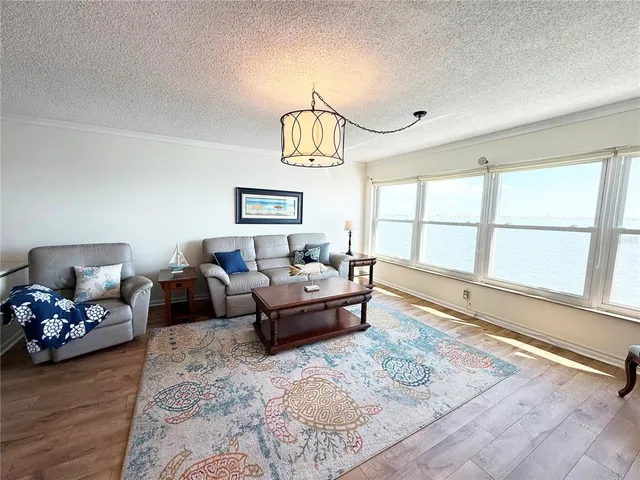 $520,000 | 5900 Shore Boulevard South, Unit 512, Gulfport, FL 33707