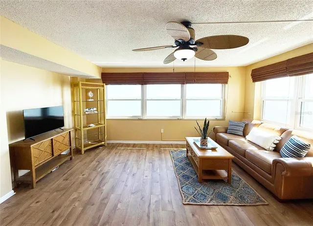 $520,000 | 5900 Shore Boulevard South, Unit 512, Gulfport, FL 33707