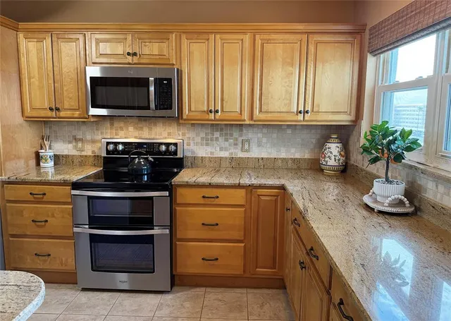 $520,000 | 5900 Shore Boulevard South, Unit 512, Gulfport, FL 33707