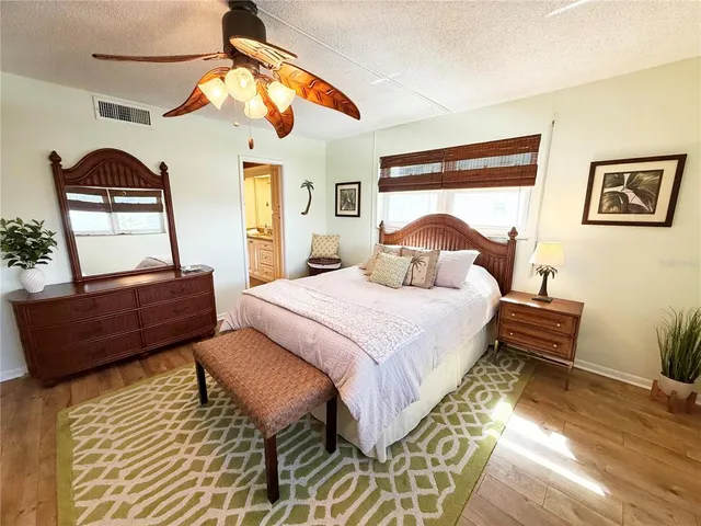 $520,000 | 5900 Shore Boulevard South, Unit 512, Gulfport, FL 33707