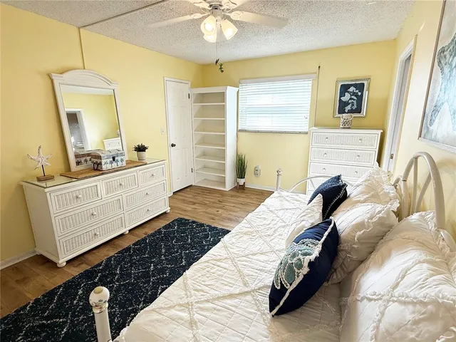 $520,000 | 5900 Shore Boulevard South, Unit 512, Gulfport, FL 33707