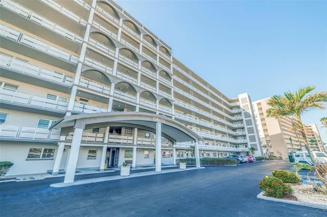 $520,000 | 5900 Shore Boulevard South, Unit 512, Gulfport, FL 33707