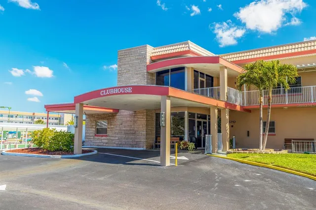 $520,000 | 5900 Shore Boulevard South, Unit 512, Gulfport, FL 33707