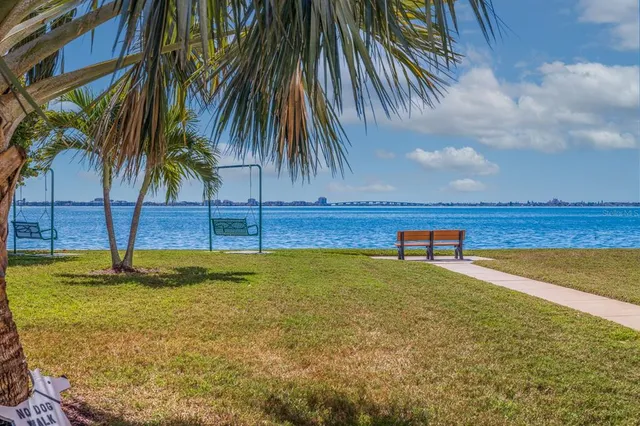 $520,000 | 5900 Shore Boulevard South, Unit 512, Gulfport, FL 33707