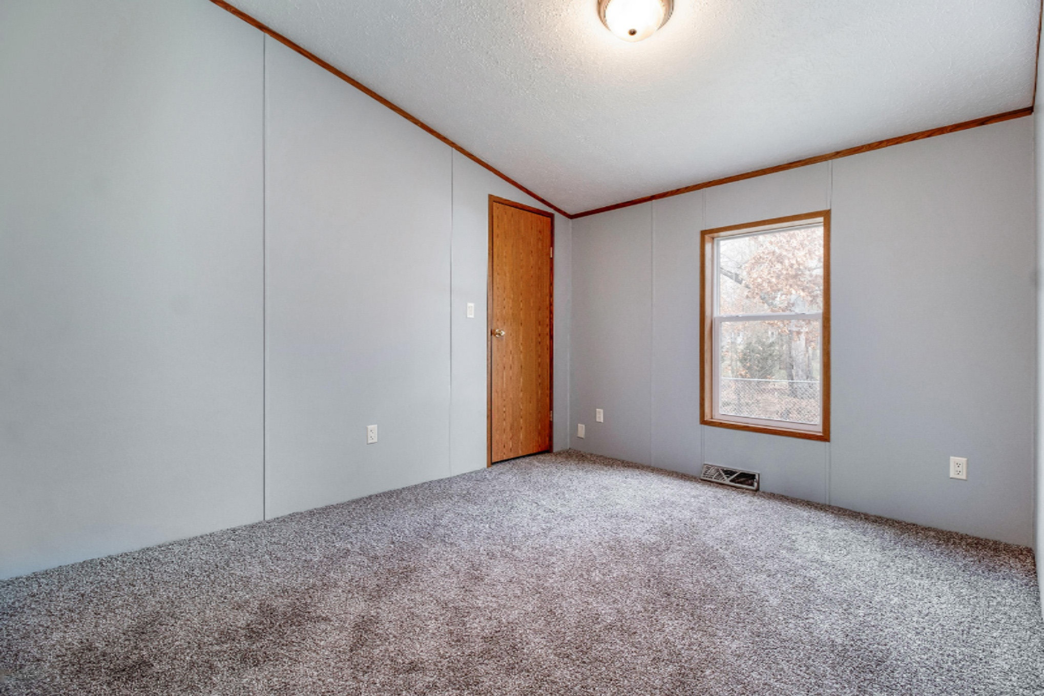 22 Oak Grove Road Springfield, MI 49037 - Photo 14 of 17 DSCF8906