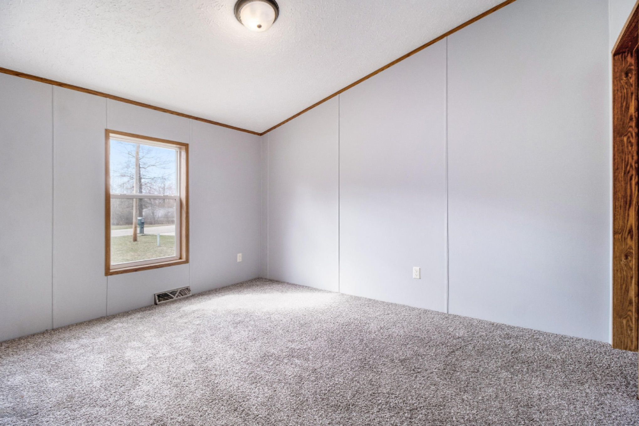 22 Oak Grove Road Springfield, MI 49037 - Photo 15 of 17 DSCF8908